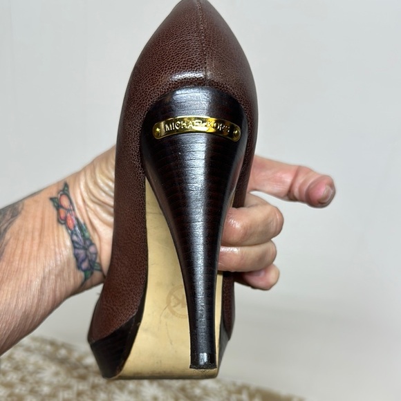 MICHAEL Michael Kors Brown and Gold Heels with Buckle Detail - Picture 3 of 10